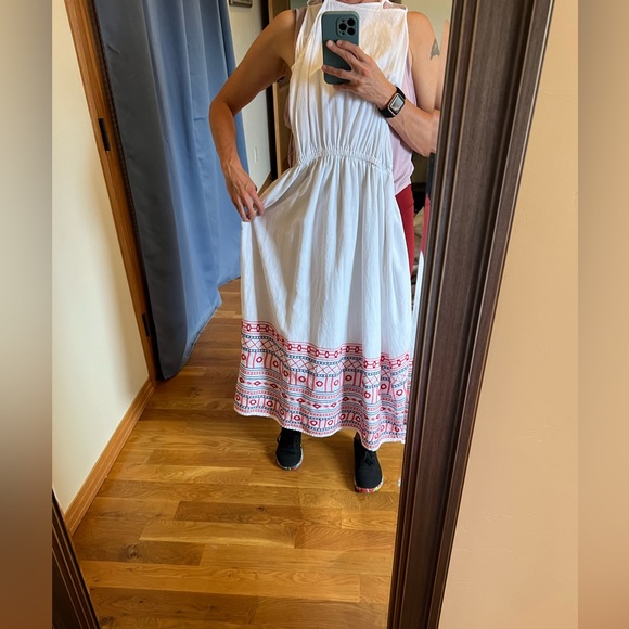 Gap XS maxi dress with embroidered detail at bottom. - Picture 3 of 6